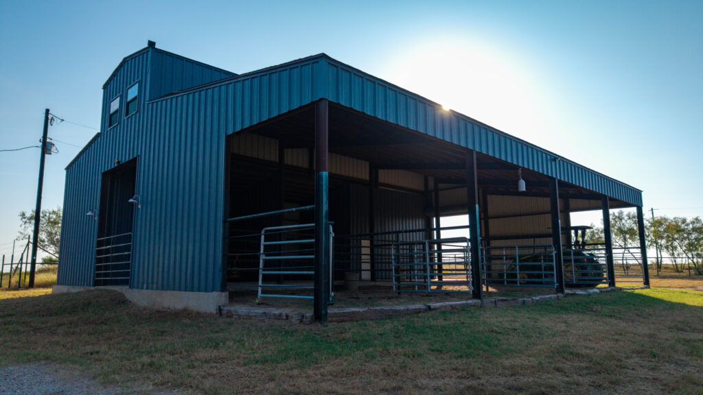Equipment shop and barn on 17 acres in Atascosa County